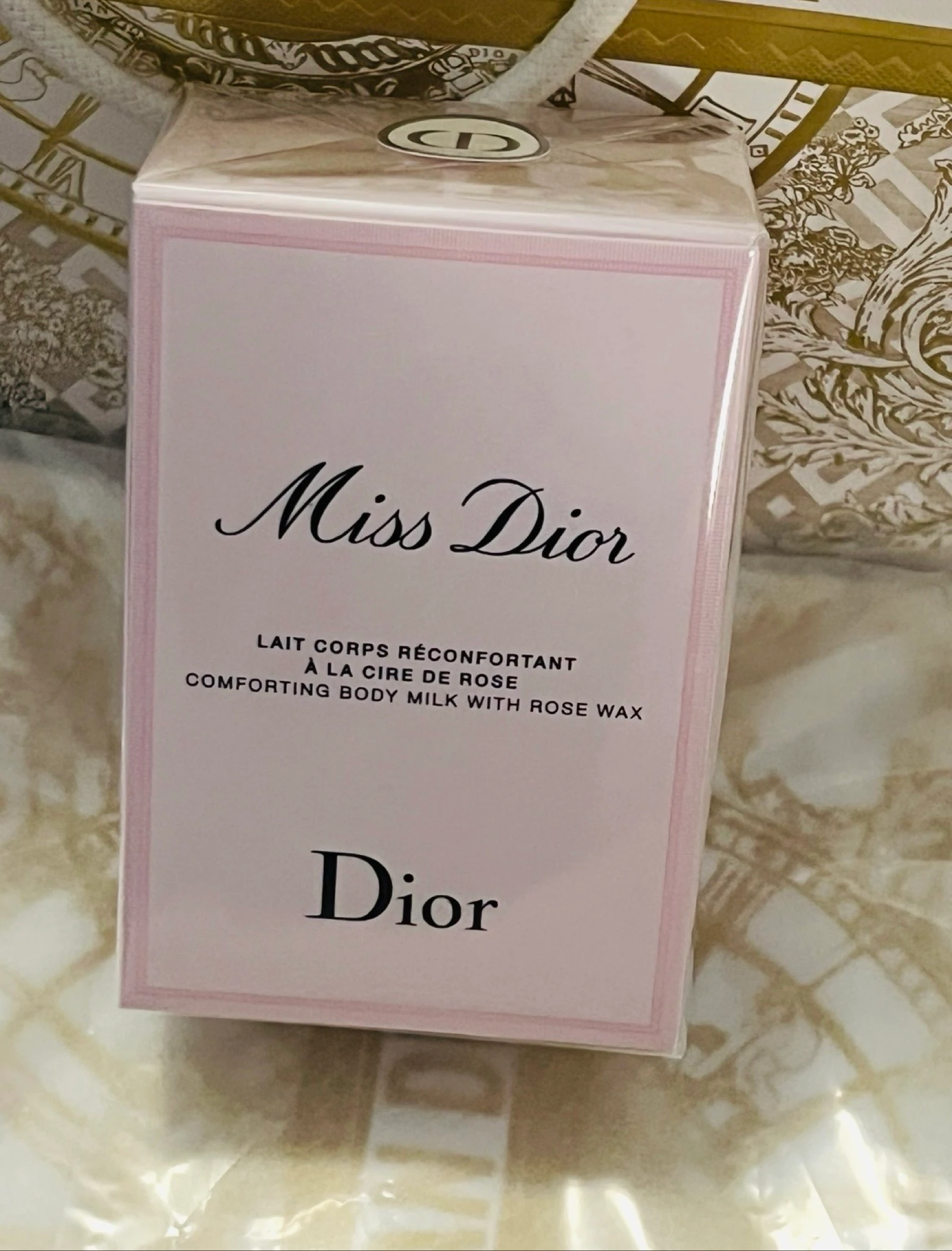 Miss Dior Le lait pour le corps réconfortant à la cire de rose